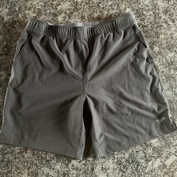 Men’s large lined Speedo swimsuit - Picture 1 of 4